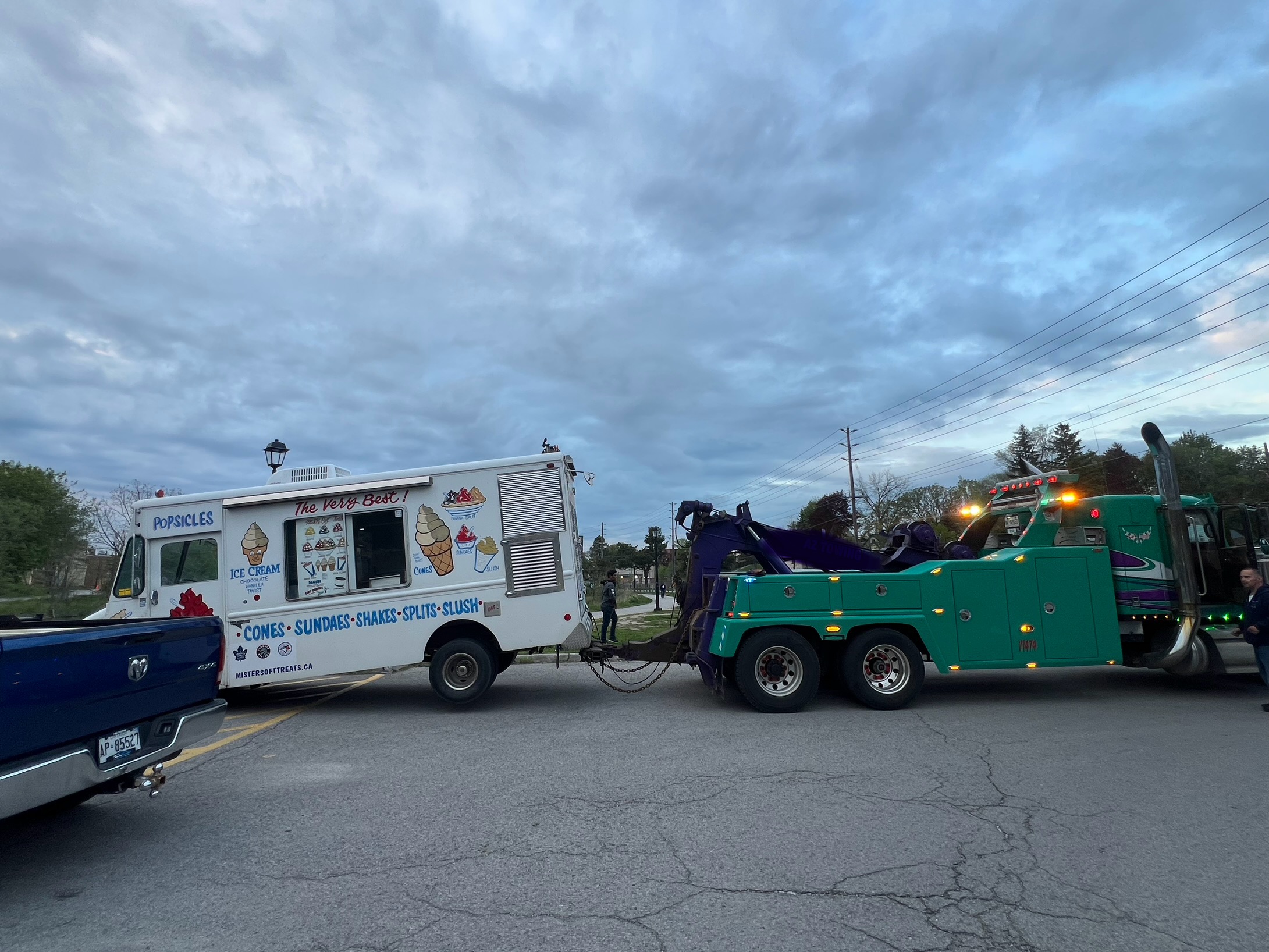Boat and trailers towing oshawa